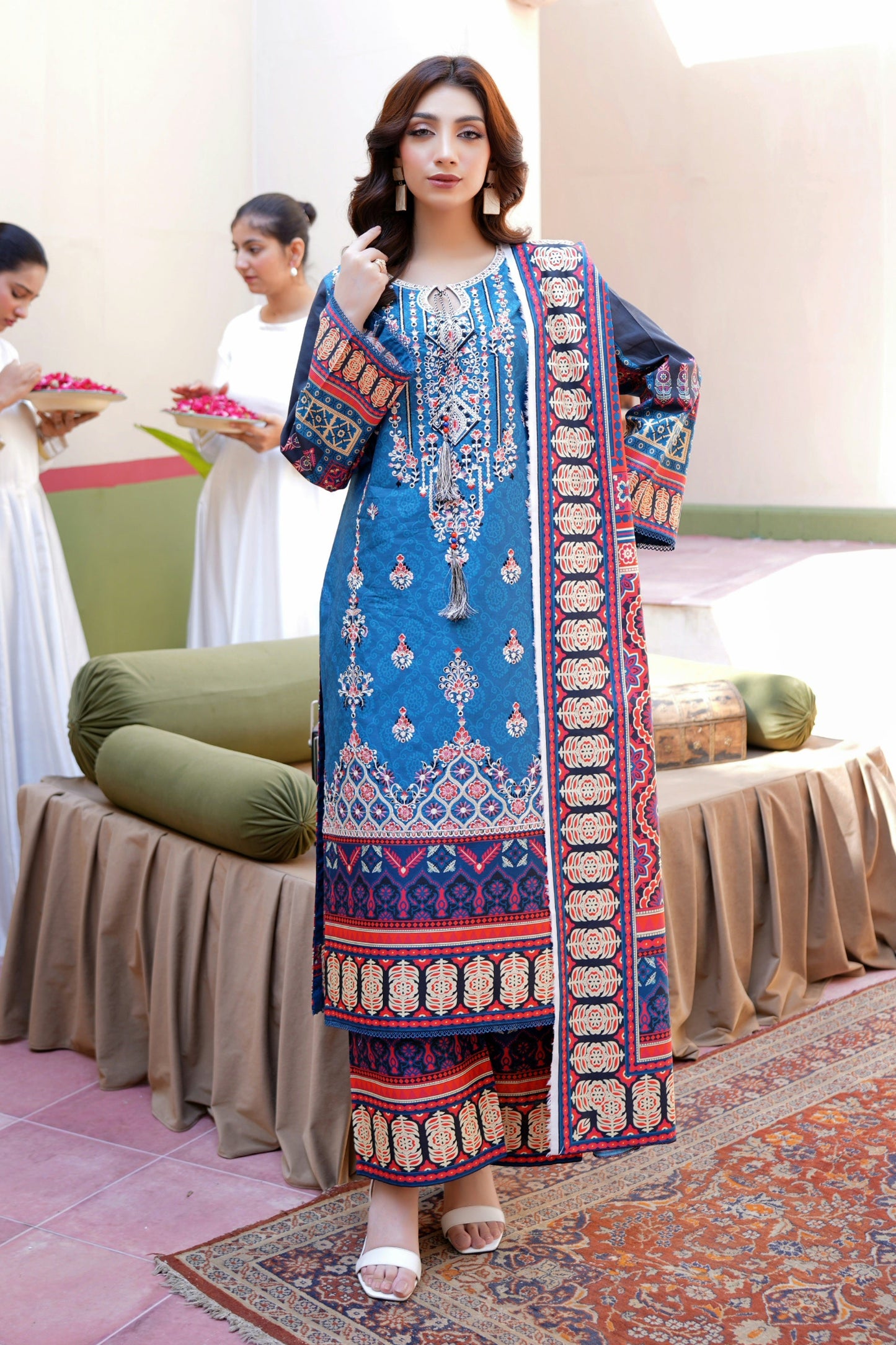 3 Piece Khaddar Suit-Embroidered(Stitched)