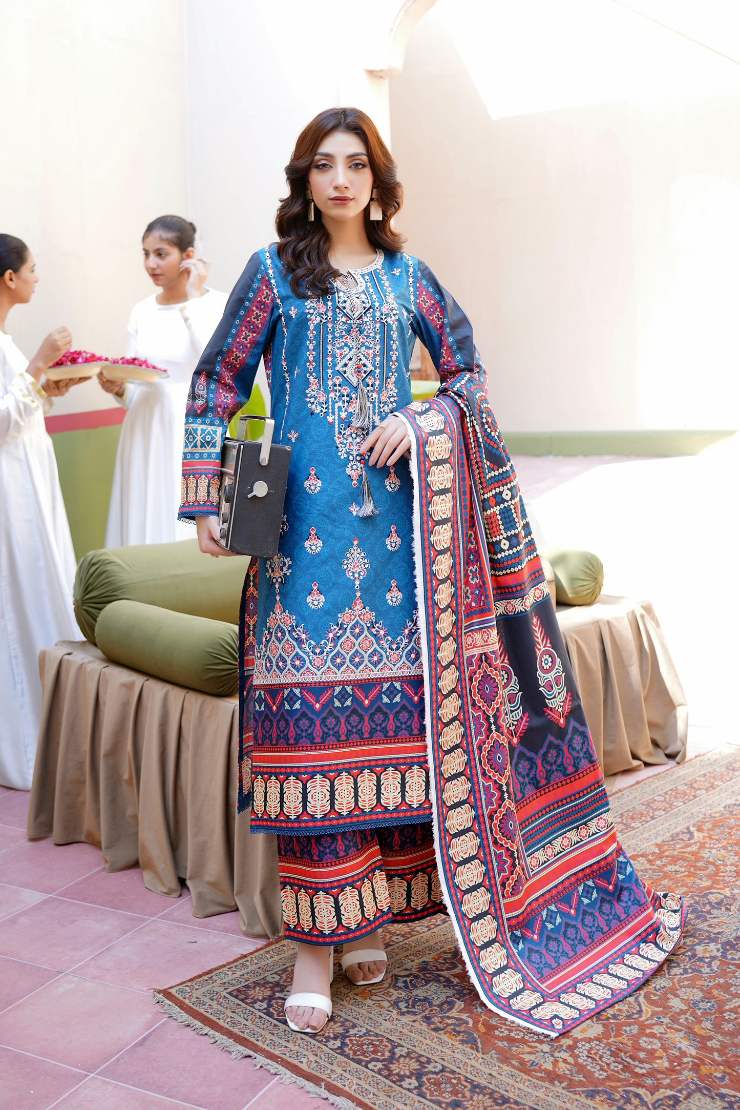 3 Piece Khaddar Suit-Embroidered(Stitched)