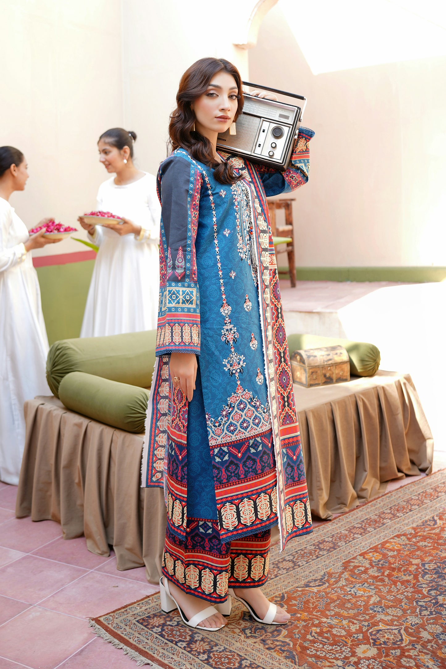 3 Piece Khaddar Suit-Embroidered(Stitched)