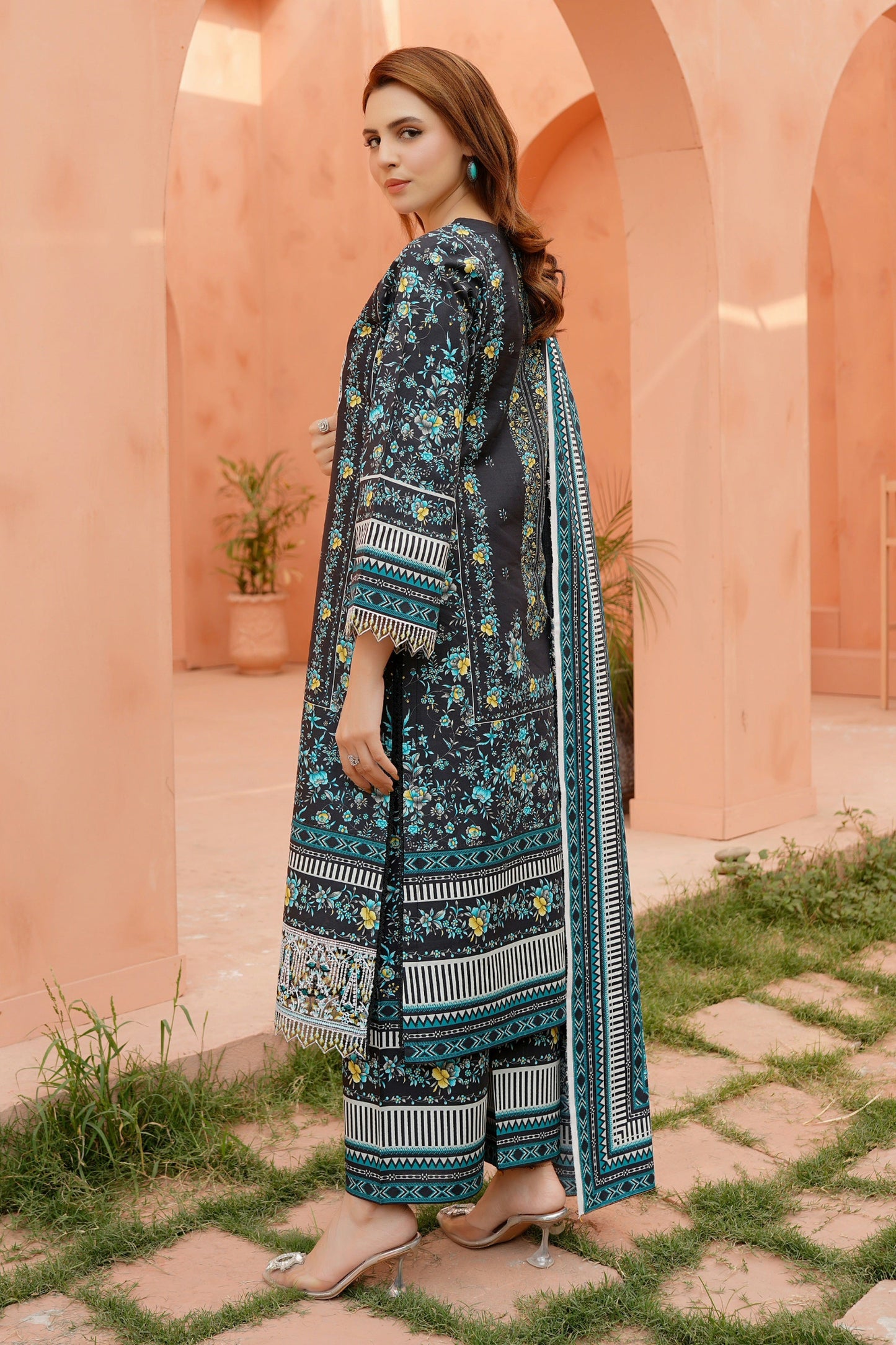 Embroidered 3 Piece Khaddar Suit-Stitched