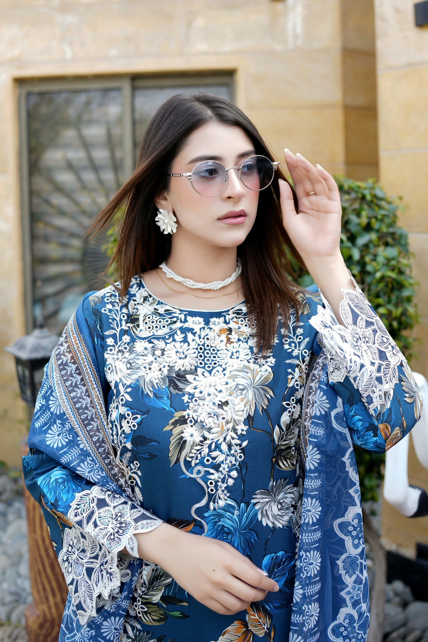 Embroidered 3 Piece Suite-Chiffon Dupatta