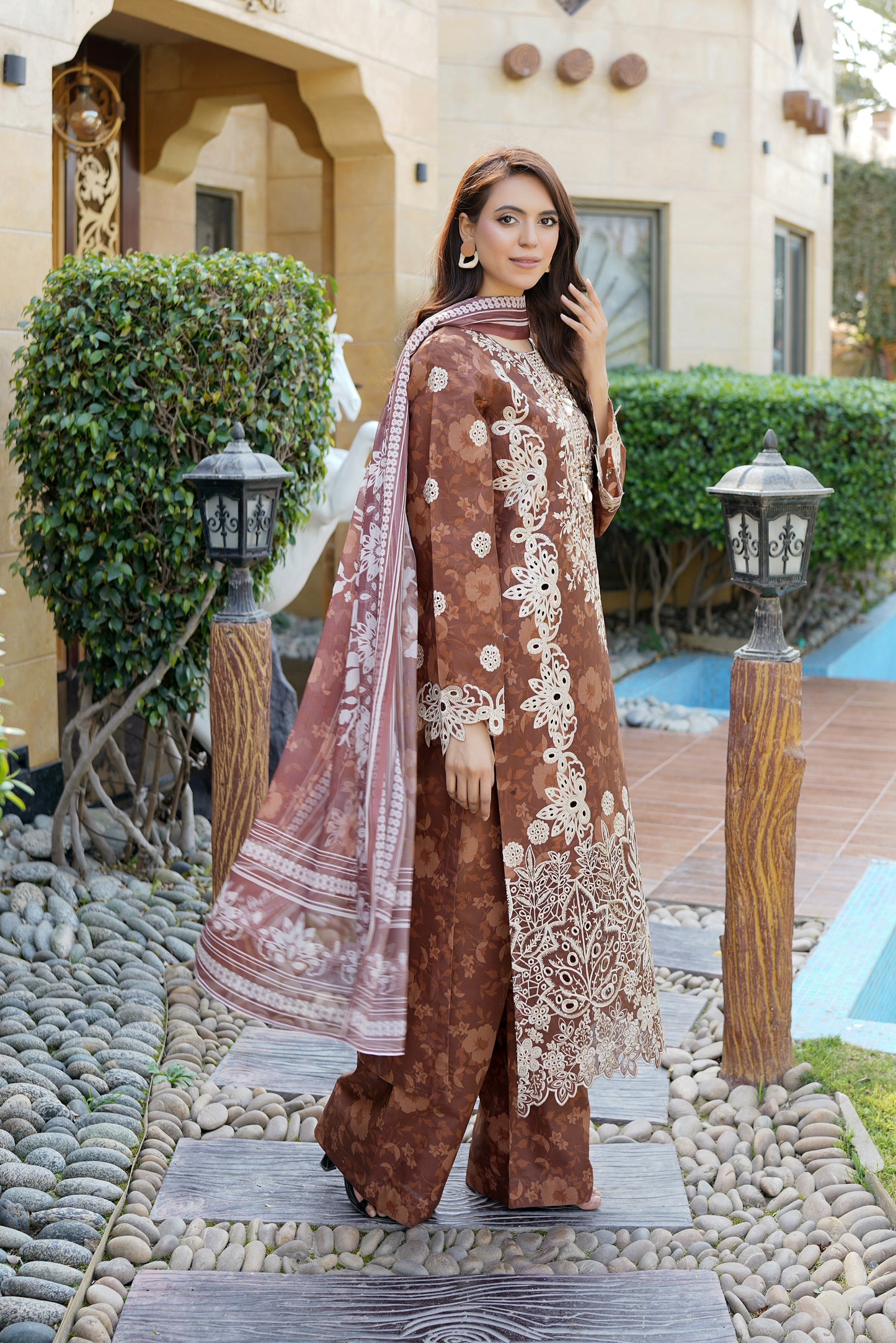 Embroidered 3 Piece Suite-Chiffon Dupatta