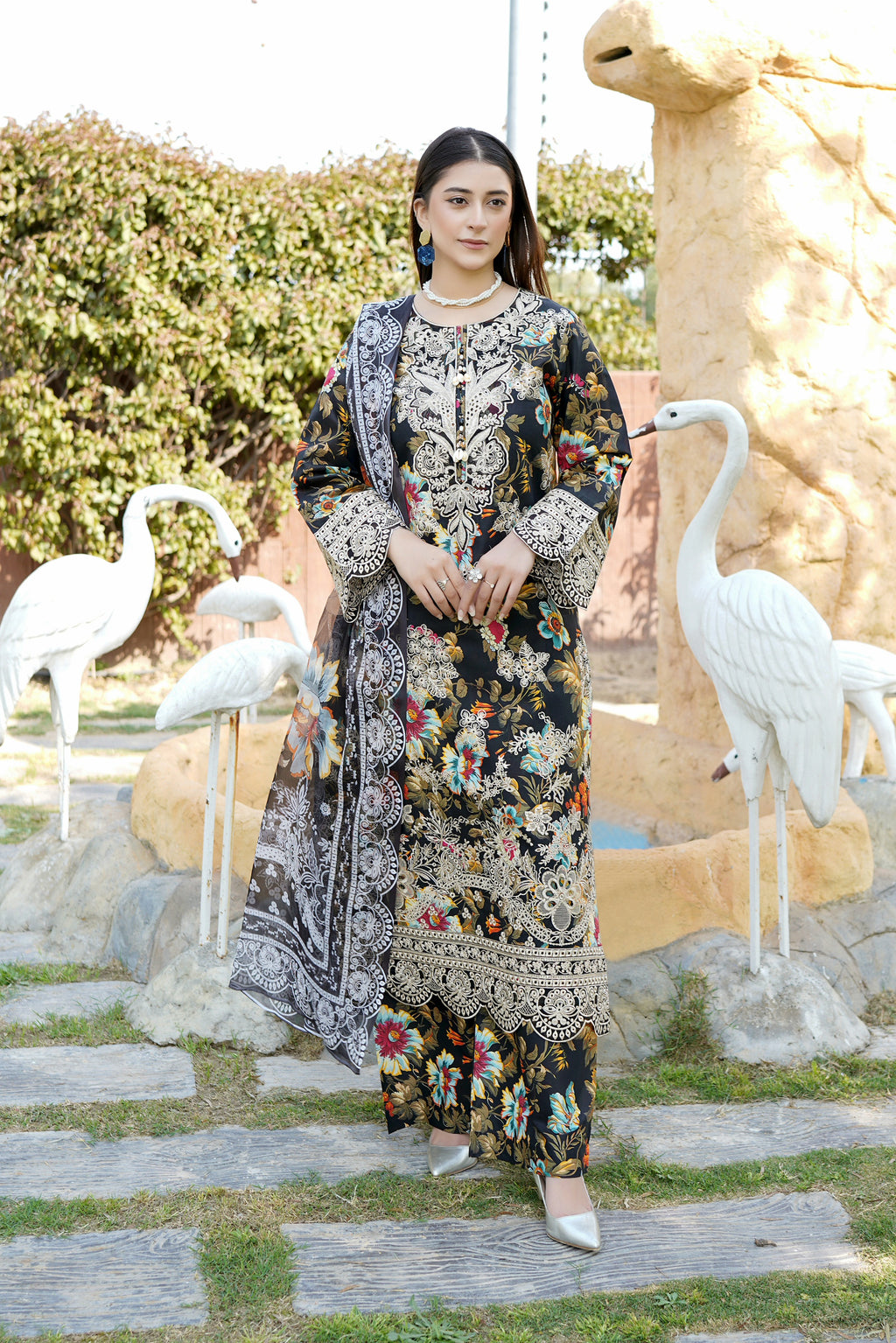 Embroidered 3 Piece Suite-Chiffon Dupatta