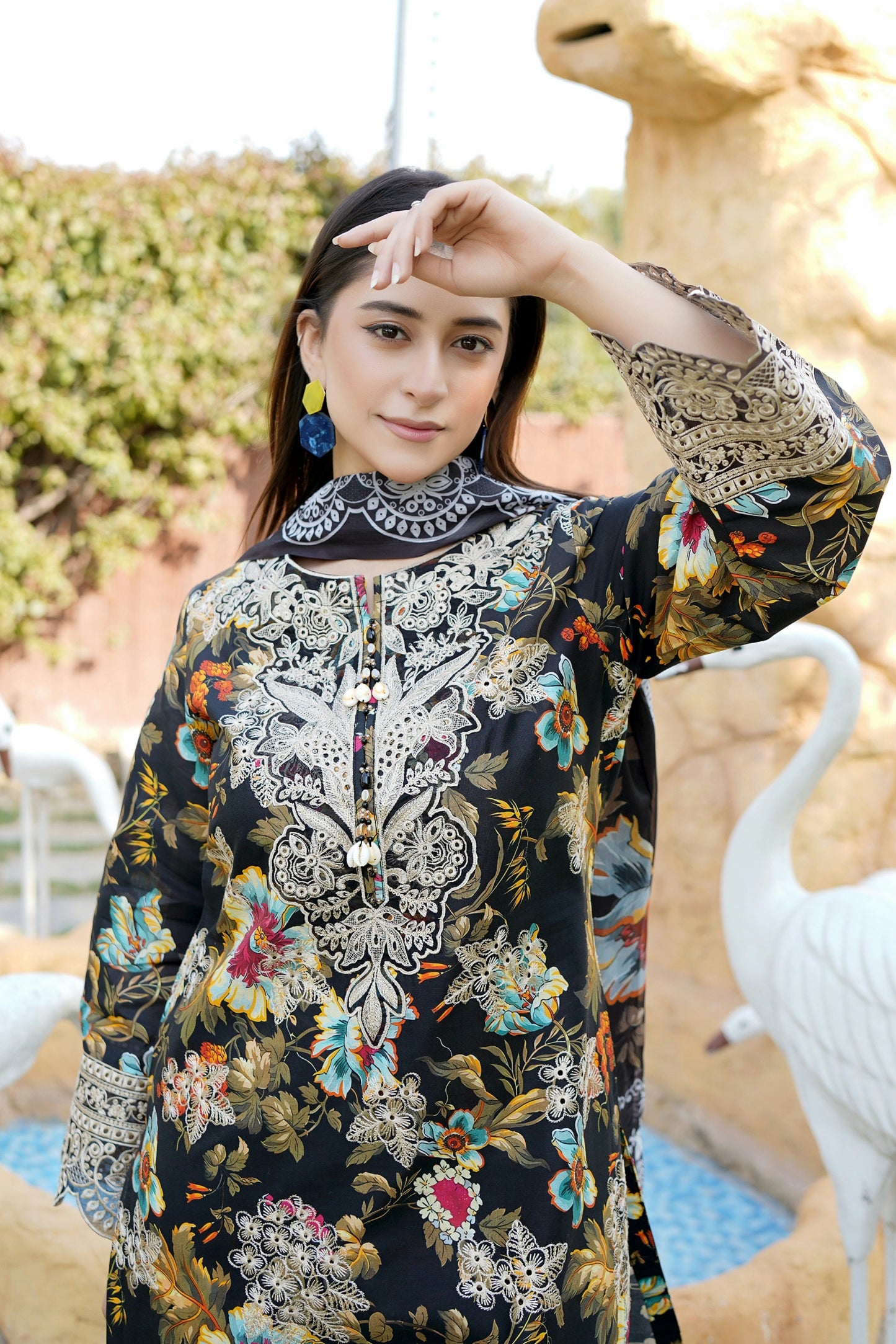 Embroidered 3 Piece Suite-Chiffon Dupatta