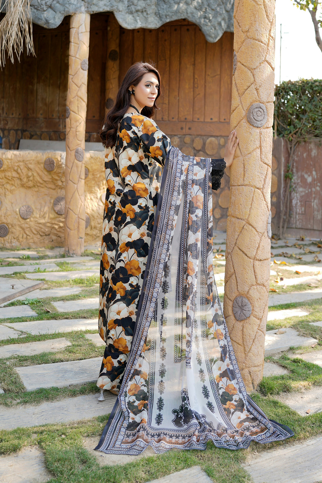 Embroidered 3 Piece Suite-Chiffon Dupatta