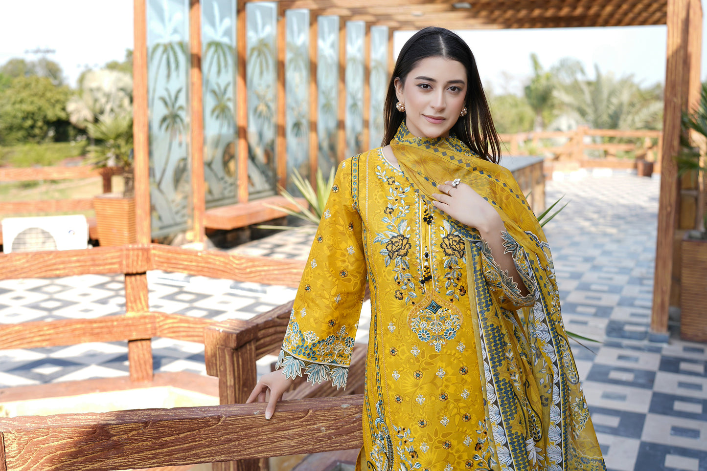 Embroidered 3 Piece Suite-Chiffon Dupatta