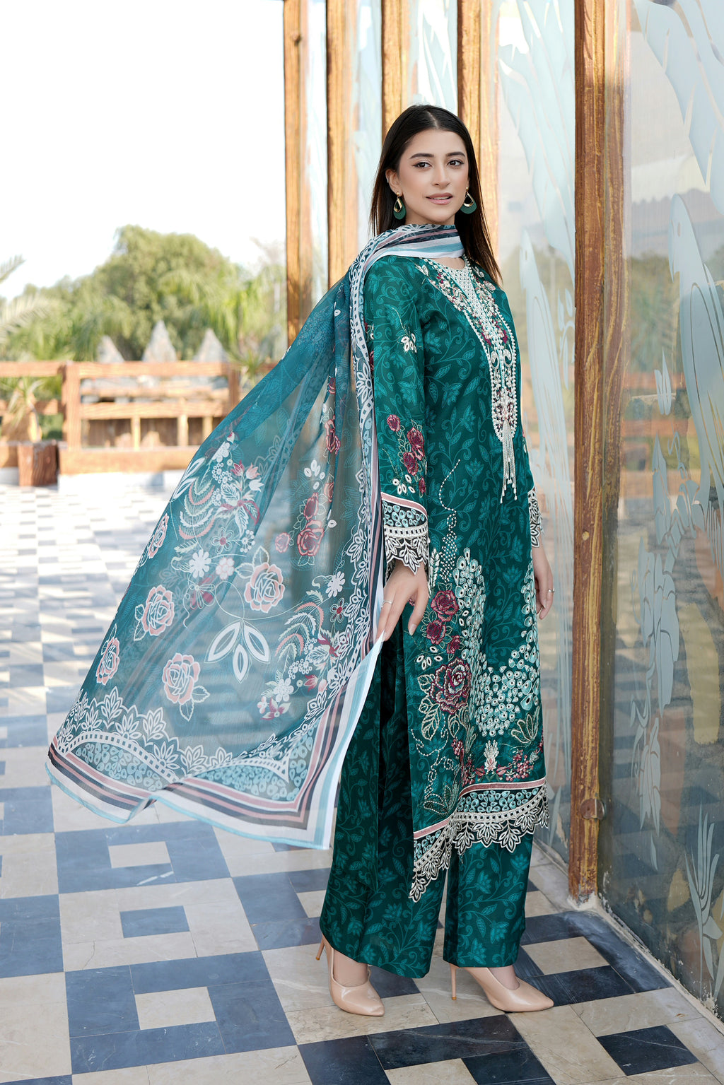 Embroidered 3 Piece Suite-Chiffon Dupatta