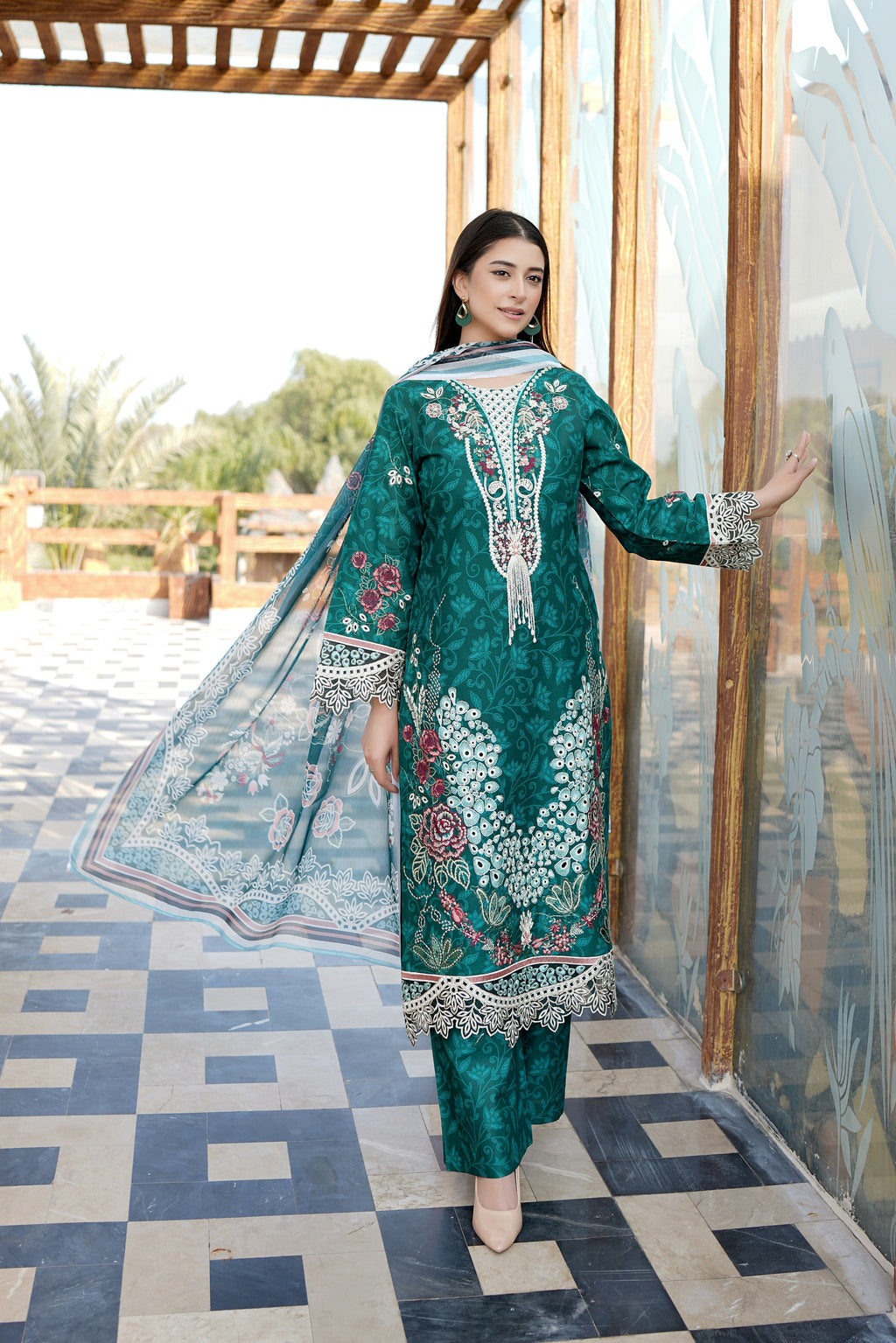 Embroidered 3 Piece Suite-Chiffon Dupatta