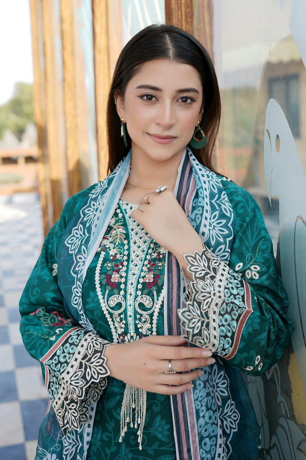 Embroidered 3 Piece Suite-Chiffon Dupatta