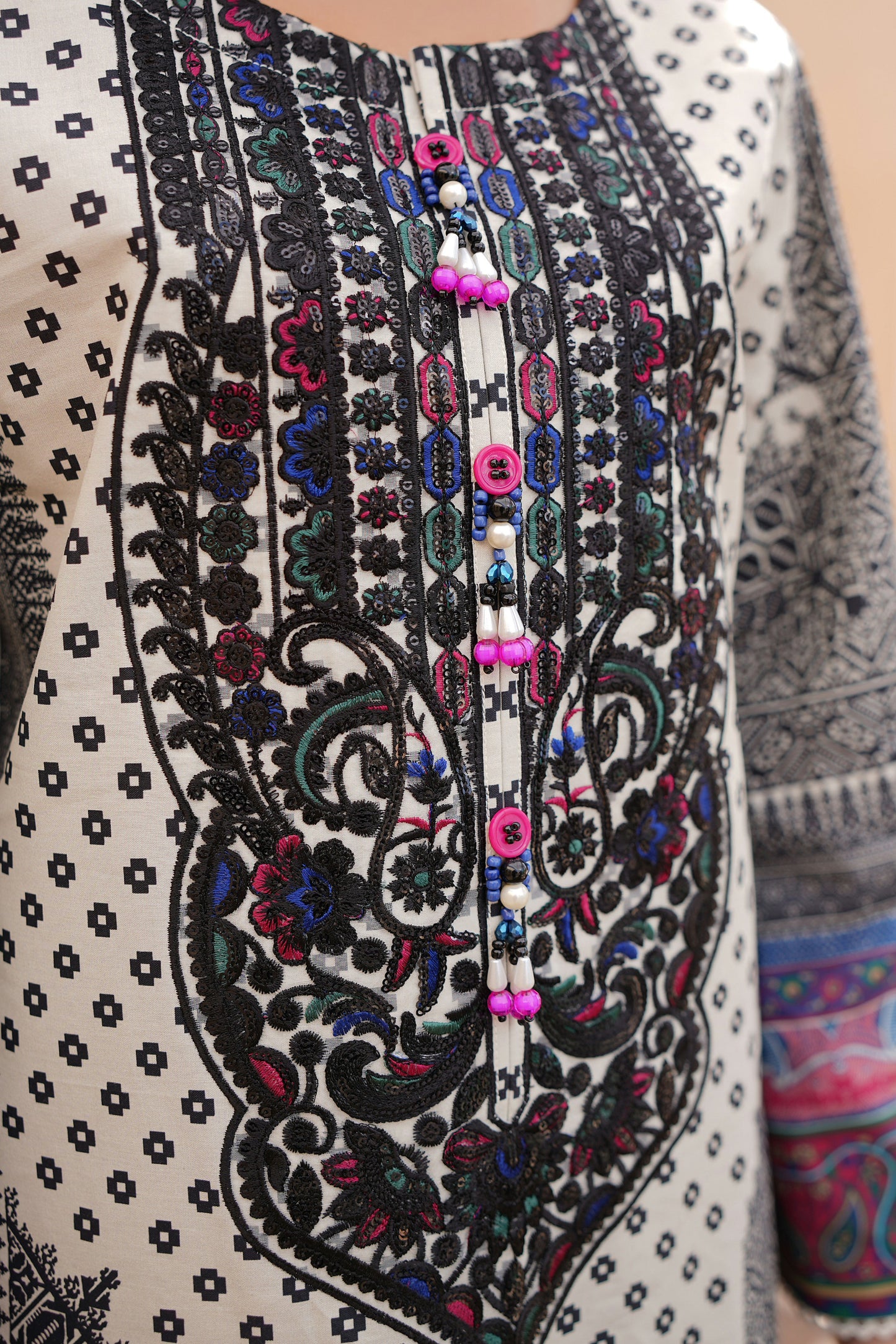 3 Piece Khaddar Suit-Embroidered