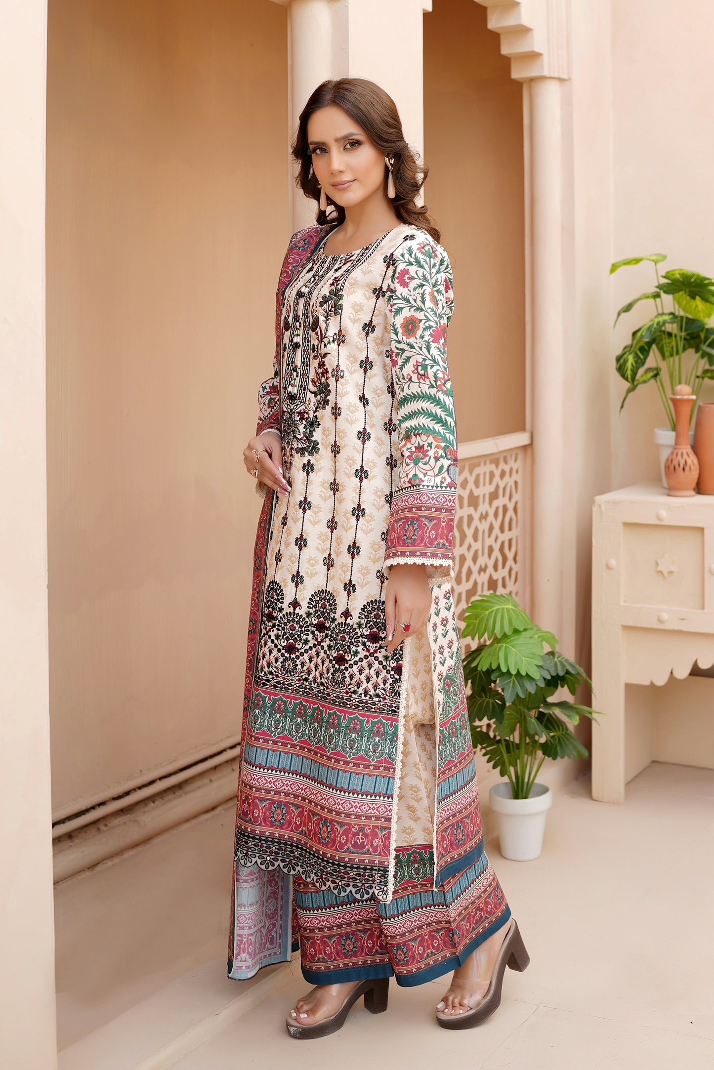 3 Piece Khaddar Suit-Embroidered