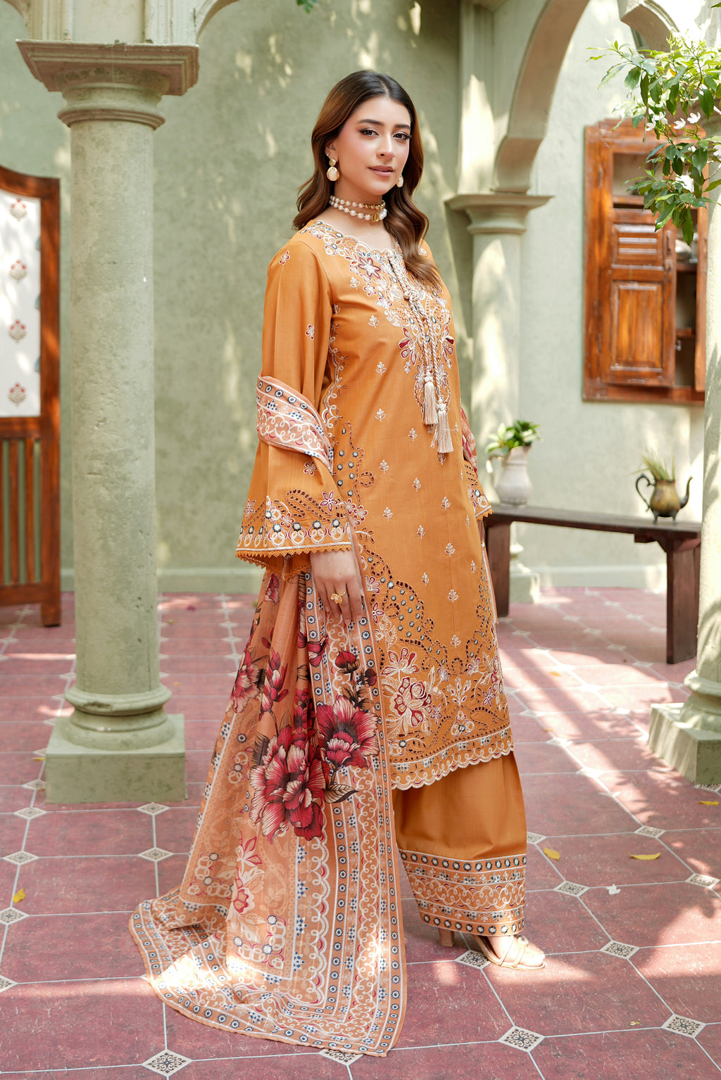 3 Piece Marigold Frost Threadwork Suite