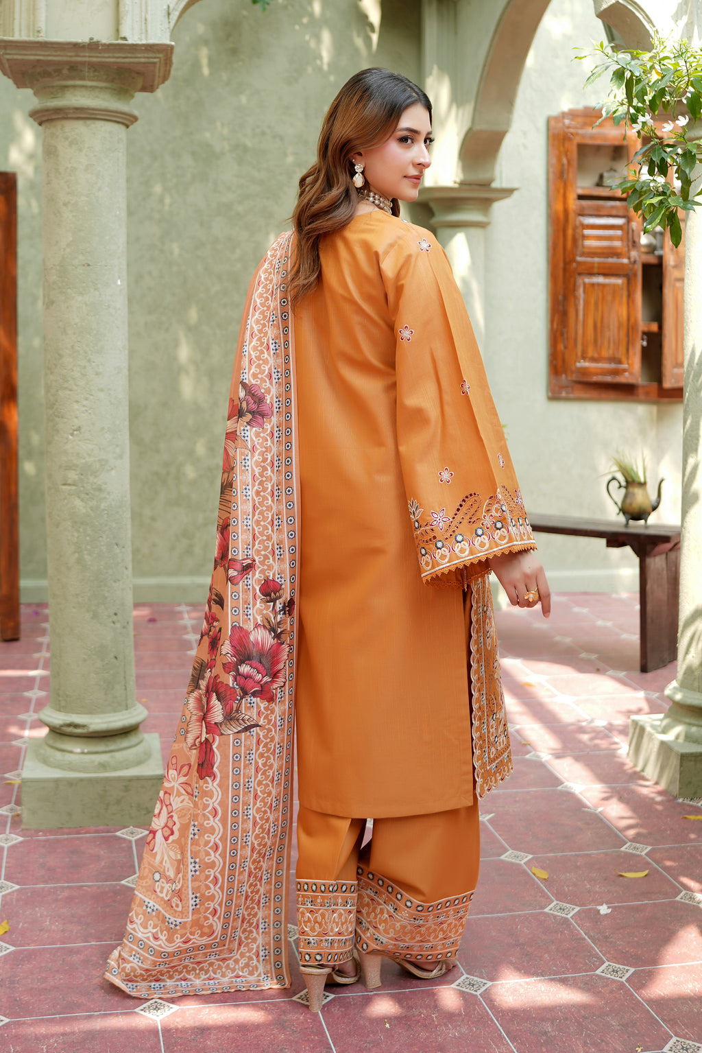 3 Piece Marigold Frost Threadwork Suite