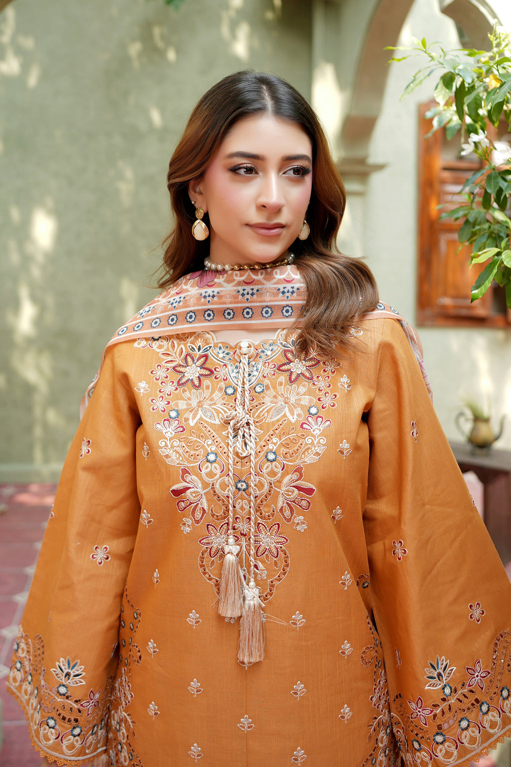 3 Piece Marigold Frost Threadwork Suite