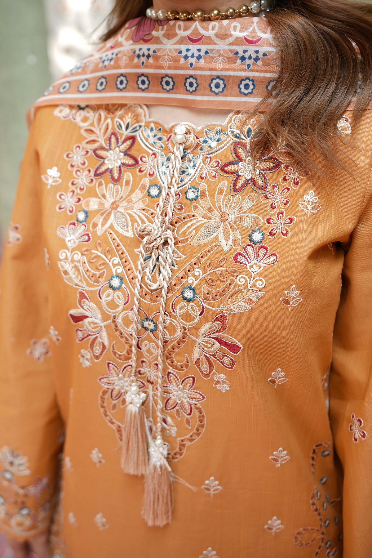 3 Piece Marigold Frost Threadwork Suite