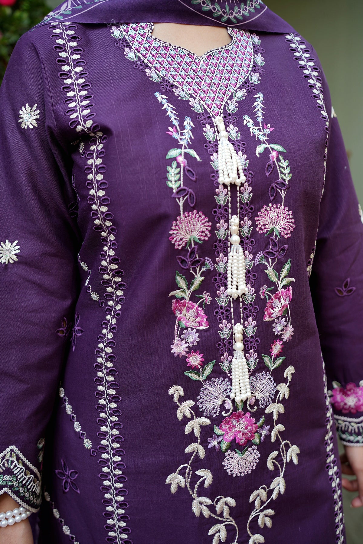 3 Piece Plum Petals Khaddar Suite-Embroidered
