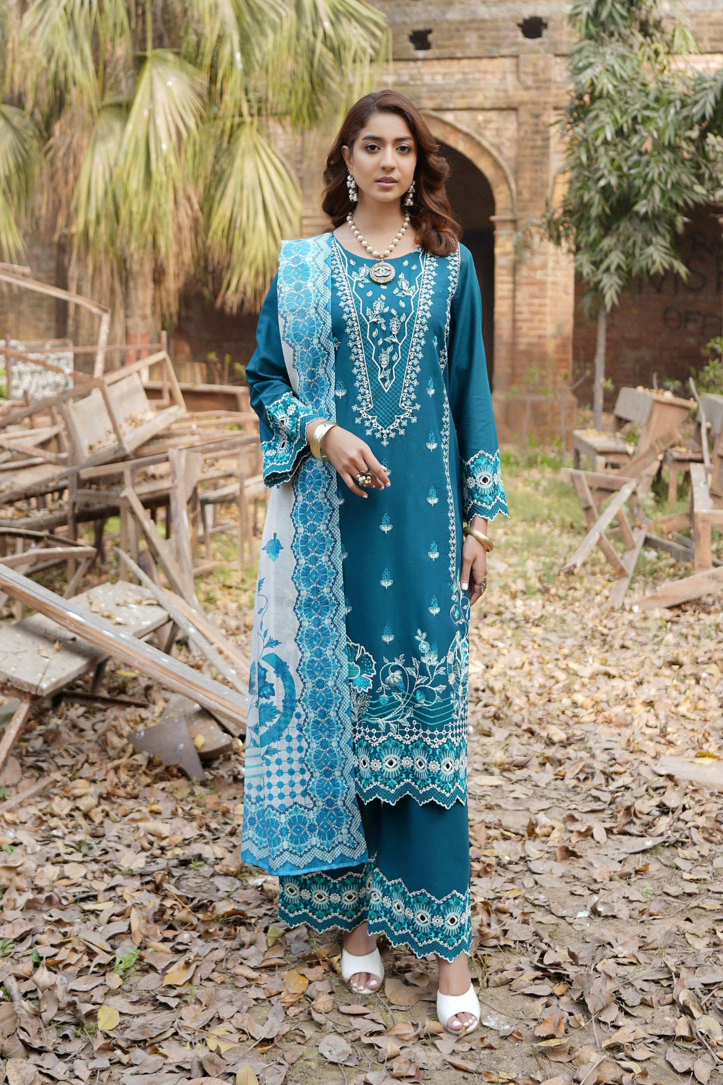 Embroidered Cotton Lawn Suite-3 Piece