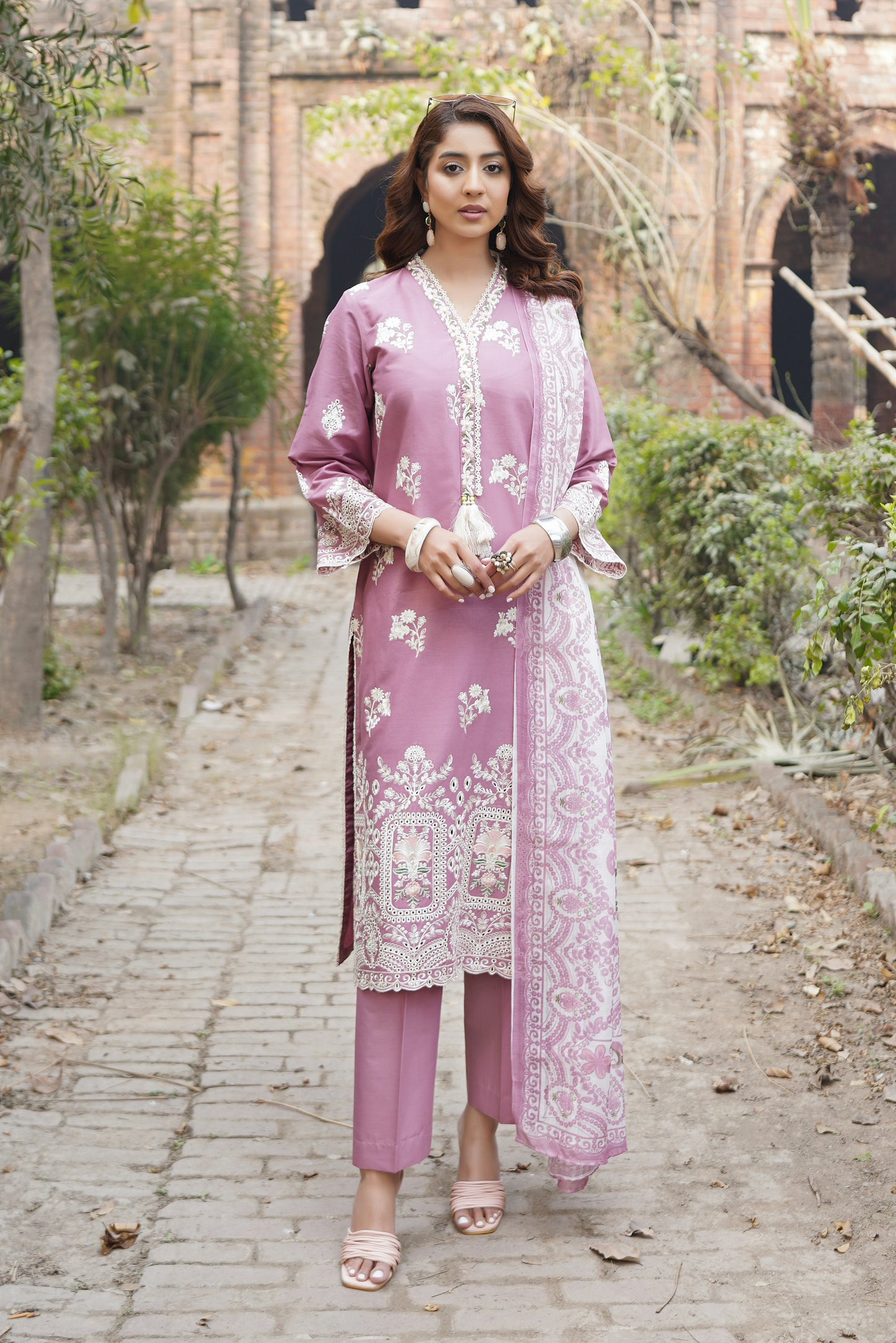 Embroidered Cotton Lawn Suite-3 Piece