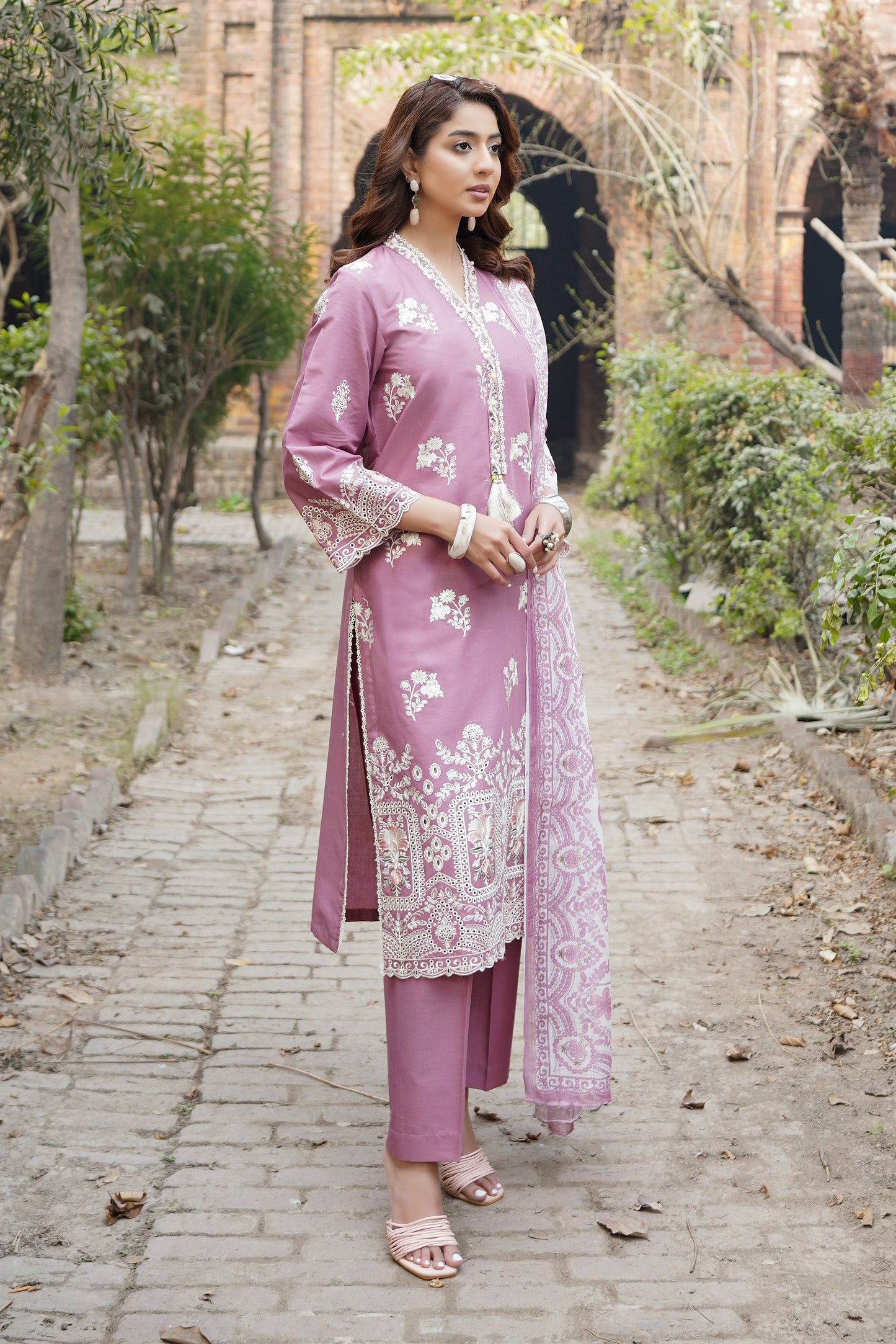 Embroidered Cotton Lawn Suite-3 Piece
