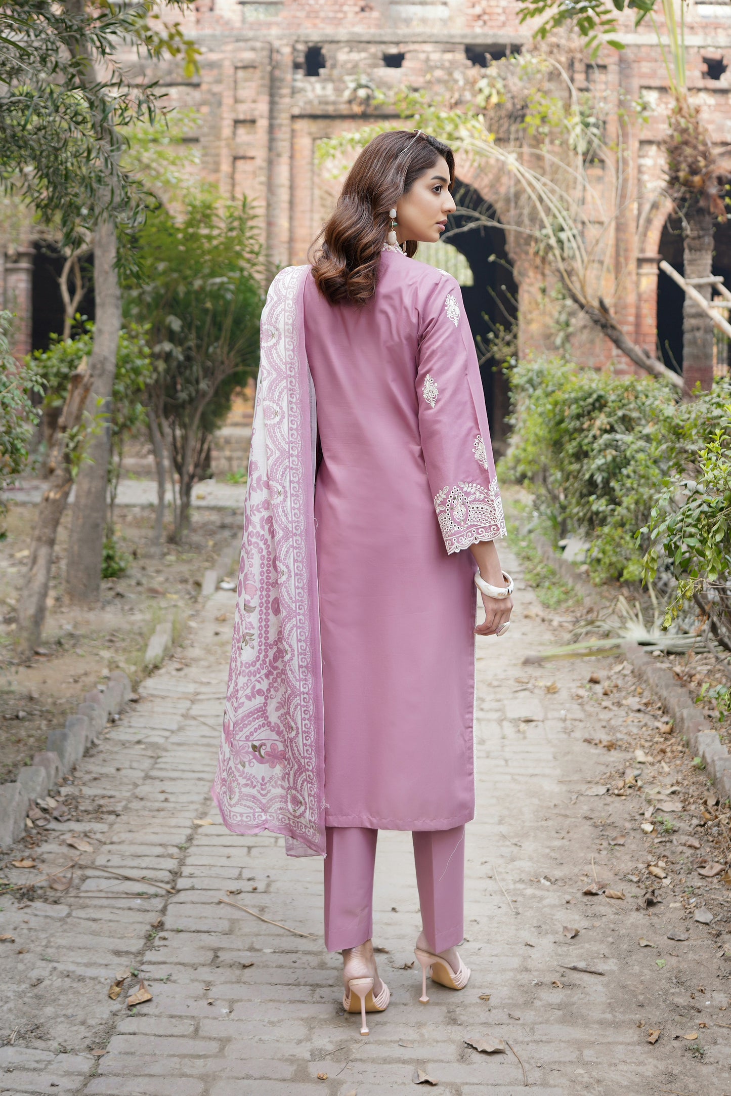 Embroidered Cotton Lawn Suite-3 Piece