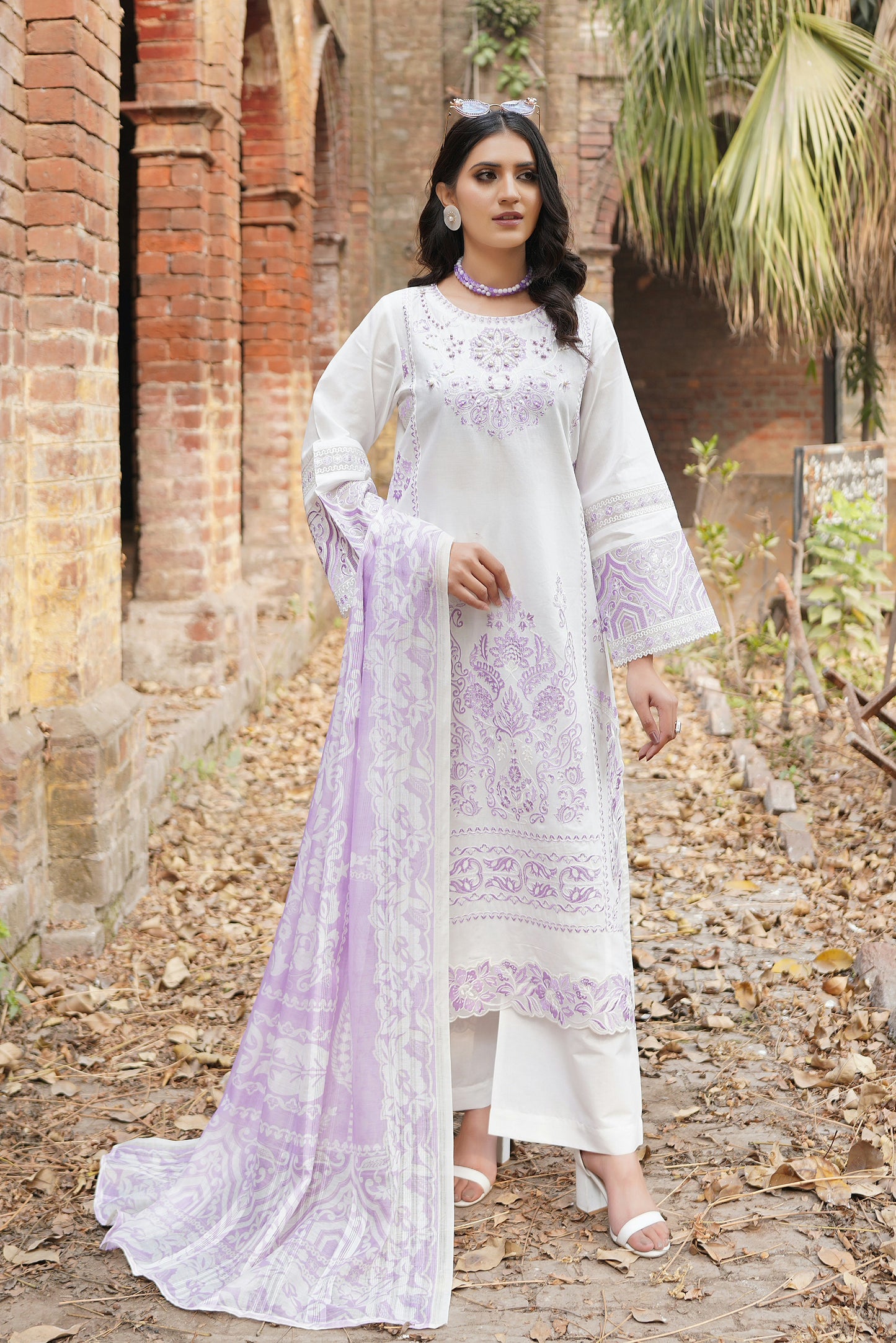 Embroidered Cotton Lawn Suite-3 Piece