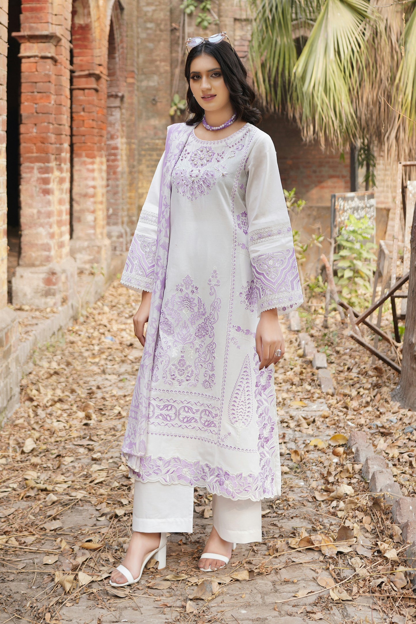 Embroidered Cotton Lawn Suite-3 Piece
