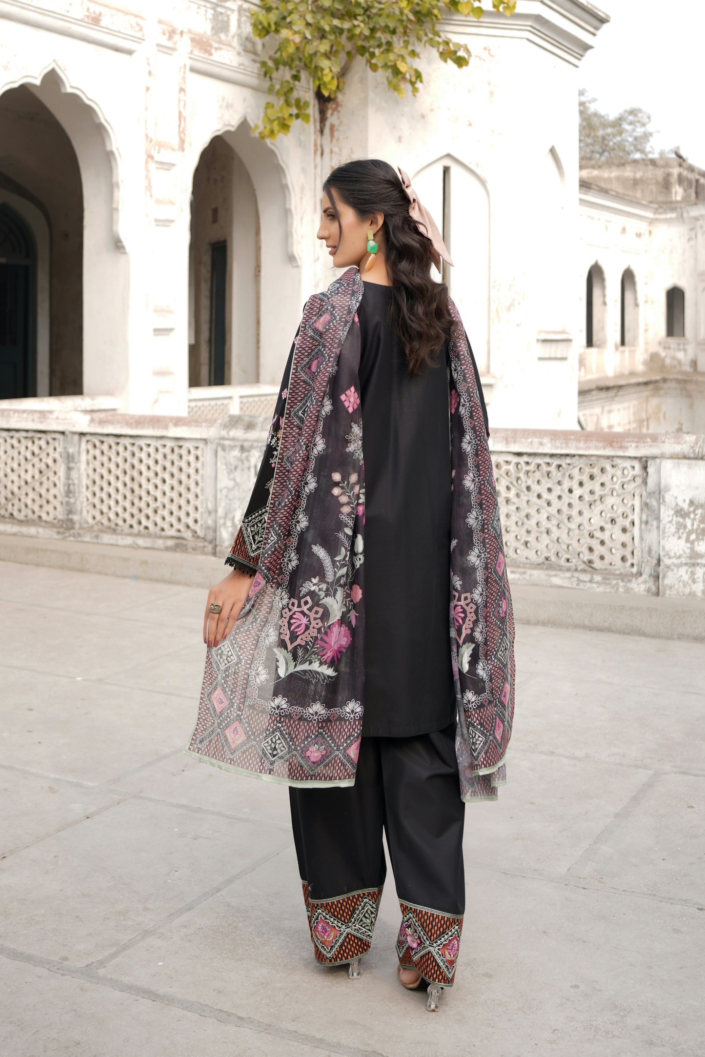 Embroidered Cotton Lawn Suite-3 Piece