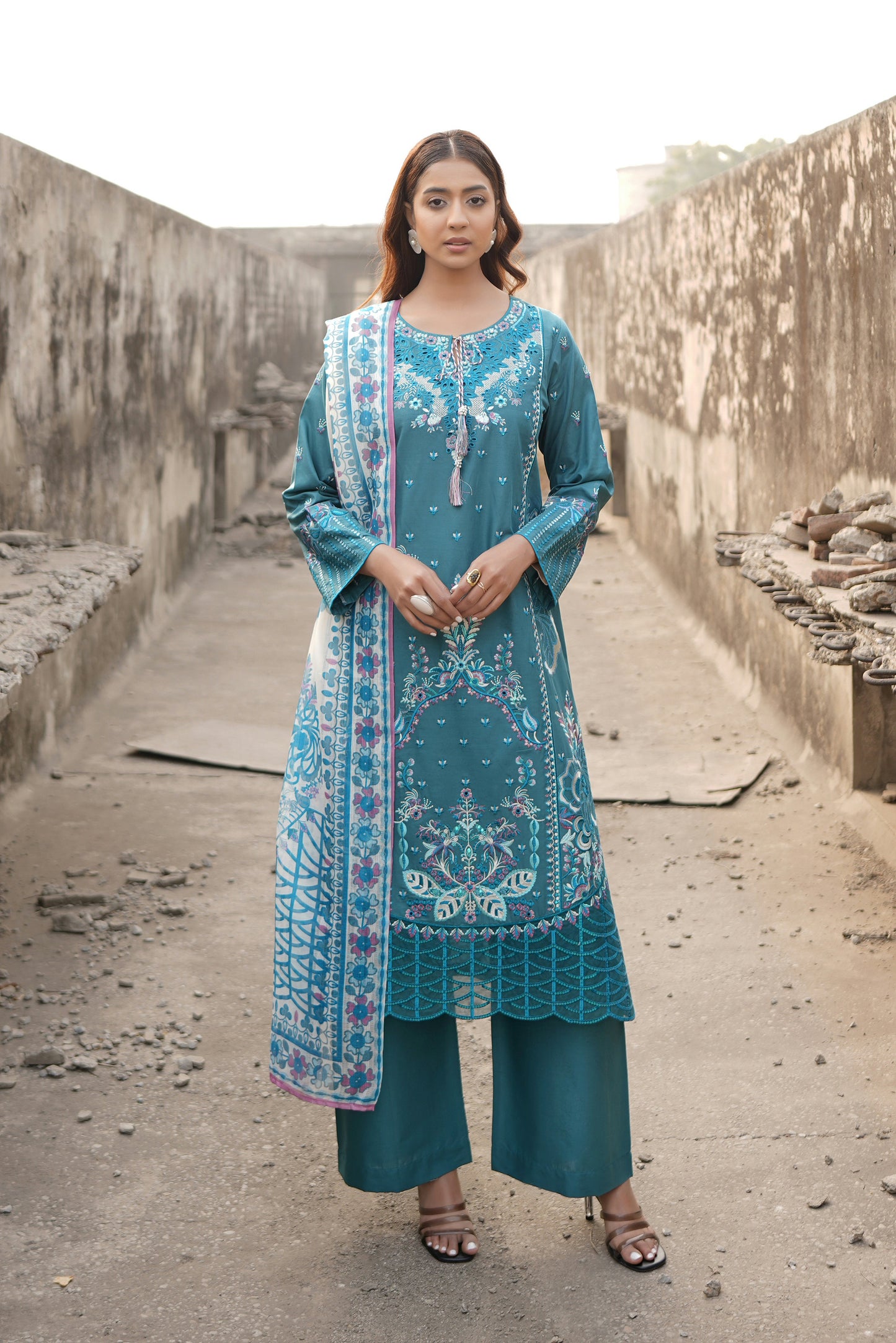 Embroidered Cotton Lawn Suite-3 Piece
